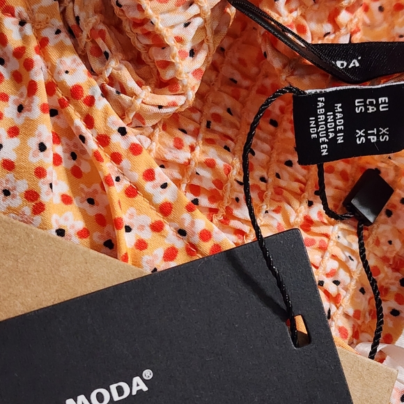 Vero ModaHenna V Neck‎ Cropped Floral Top XS NWT - Picture 5 of 6